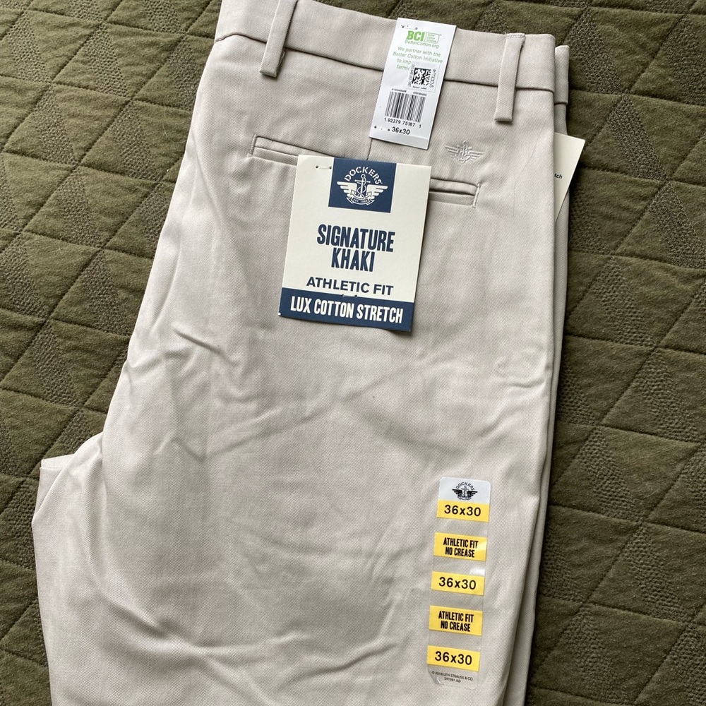 Men’s Dockers Signature Khakis